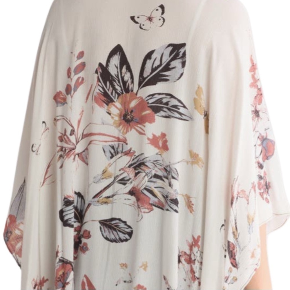 Vince Camuto Floral Kimono with Black Trim - Picture 4 of 4